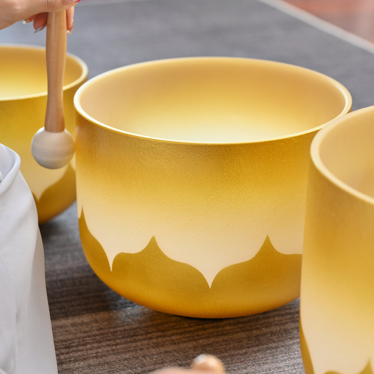 Kristall-Klangschalen Set Lotus – Nahaufnahme